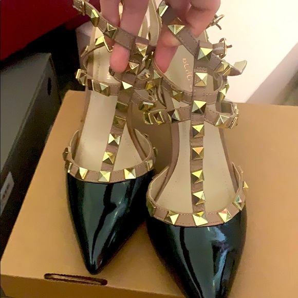 BCBGeneration studded pumps 6.5